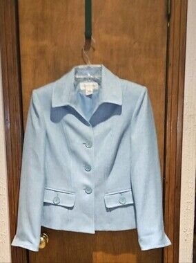 Jones New York Suit Skirt Blazer Set Fully Lined Beautiful Accent Buttons Sz 10